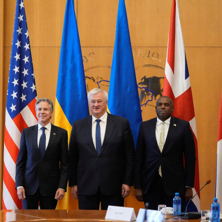 Ο Μπλίνκεν στο Κίεβο: Πράσινο φως για χρήση όπλων μακρού πλήγματος μέσα στη Ρωσία