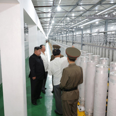 Θα πατήσει το κουμπί; - Ο Κιμ Γιονγκ Ουν επιθεώρησε τα πυρηνικά της Βόρειας Κορέας και το διαφημίζει