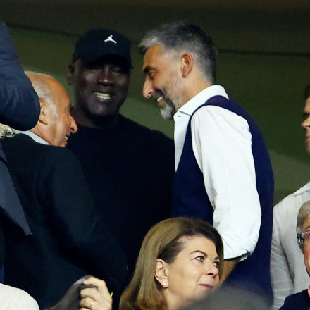 Παρακολουθεί από κοντά το παιχνίδι Μονακό - Μπαρτσελόνα ο Μάικλ Τζόρνταν [vid]