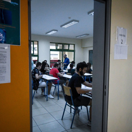 Ο πιο καλός μαθητής είναι 80 ετών και πηγαίνει σε νυχτερινό σχολείο