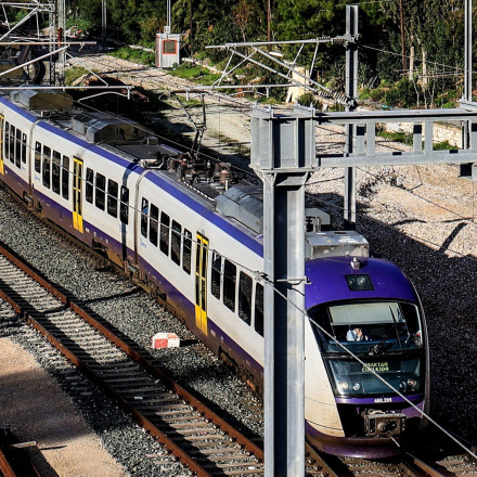 Προαστιακός: 500 μέτρα πριν μπει σε μονή γραμμή σταμάτησε ο μηχανοδηγός τον συρμό - Σε αργία ο σταθμάρχης του ΣΚΑ