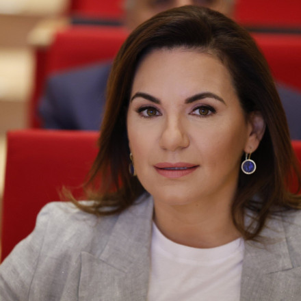 Όλγα Κεφαλογιάννη για τα περσικά χαλιά στο Υπουργείο Τουρισμού: «Με απόλυτη διαφάνεια η αγορά τους»