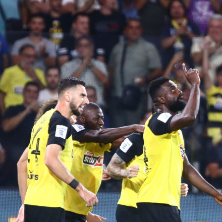 Η «κυνική» ΑΕΚ νίκησε 2-0 τον Βόλο, ντεμπούτο στα γκολ για Πιερό [vid]
