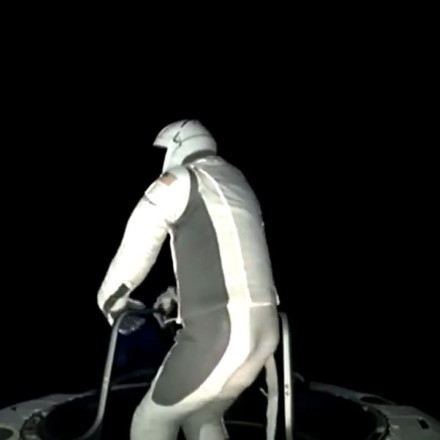 Ο δισεκατομμυριούχος που «περπάτησε» στο Διάστημα: Η Γη από εδώ μοιάζει με έναν τέλειο κόσμο