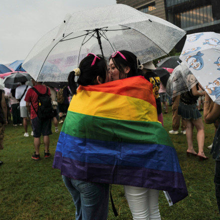 Με τη «βούλα» του βασιλιά οι γάμοι ομόφυλων ζευγαριών στην Ταϊλάνδη - Πότε τίθεται σε ισχύ