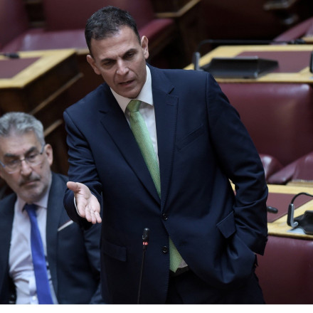 Καραμέρος για Νερατζιώτισσα: Η κυβέρνηση Μητσοτάκη διέλυσε τις συγκοινωνίες