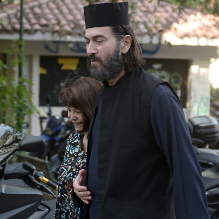 Κατέθεσε η πρεσβυτέρα υπέρ του πατέρα Αντώνιου: «Ήμασταν πρότυπο στον τομέα προστασίας των παιδιών»