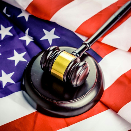 Σοκ στις ΗΠΑ: Σερίφης πυροβόλησε και σκότωσε δικαστή μέσα στο δικαστήριο