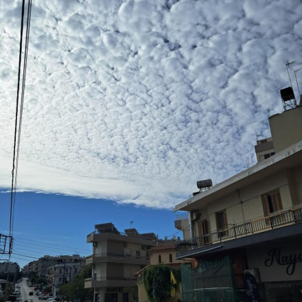 Σύννεφα mammatus: Εντυπωσίασε το σπάνιο φαινόμενο στον ουρανό του Ηρακλείου