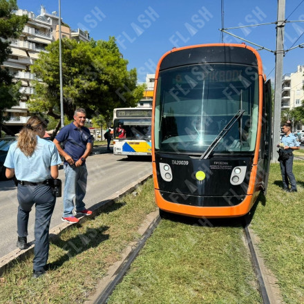Συρμός του τραμ παρέσυρε 15χρονο στη Νέα Σμύρνη - Διακόπηκαν τα δρομολόγια