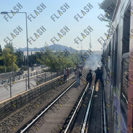 Φωτιά στον Ηλεκτρικό - Αποκαταστάθηκε η κυκλοφορία στη Γραμμή 1 (εικόνες)
