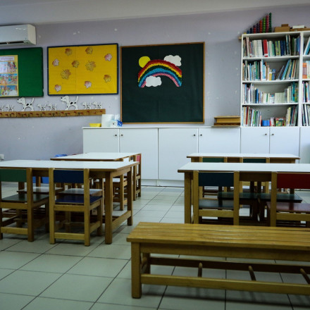 Ελεύθεροι αφέθηκαν οι υπεύθυνοι του παιδικού σταθμού και ο παππούς που παρέλαβε λάθος παιδί