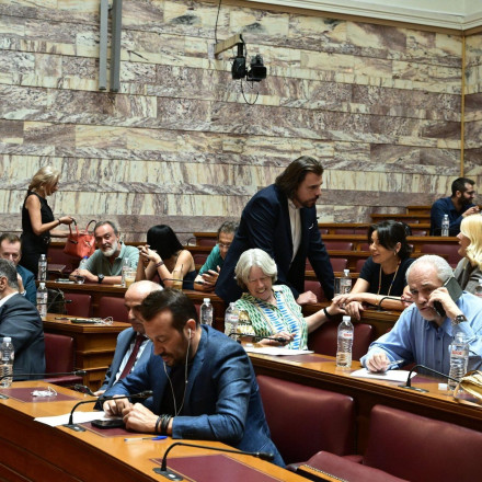 Ανάβει «φωτιές» ο ΣΥΡΙΖΑ: Αίτημα προ ημερησίας συζήτησης στη Βουλή για θέματα Πολιτικής Προστασίας