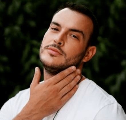 Σάκης Αρσενίου: Ο γάμος του τραγουδιστή με την Λαμπρινή Πλεύρη - Ο γιος τους «έκλεψε» την παράσταση Σάκης Αρσενίου: Ο γάμος του τραγουδιστή με την Λαμπρινή Πλεύρη - Ο γιος τους «έκλεψε» την παράσταση