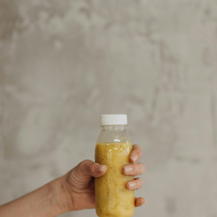 Το φυσικό ρόφημα που «λιώνει» το λίπος της κοιλιάς! Πώς θα το φτιάξετε!