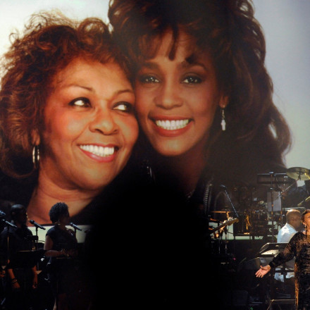 Πέθανε η Σίσι Χιούστον, η βραβευμένη με Grammy σταρ της γκόσπελ και μητέρα της Γουίτνεϊ Χιούστον