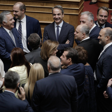 Αγιασμός στη Βουλή: Τα χαμόγελα, τα «πηγαδάκια» και η ξαφνική αδιαθεσία της Δόμνας Μιχαηλίδου Αγιασμός στη Βουλή: Τα χαμόγελα, τα «πηγαδάκια» και η ξαφνική αδιαθεσία της Δόμνας Μιχαηλίδου