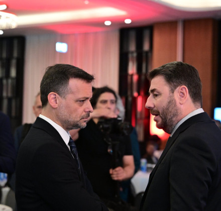 Στις εκλογές του ΠΑΣΟΚ κερδίζουν όλοι, αγωνία για νέο κύμα προσφύγων Στις εκλογές του ΠΑΣΟΚ κερδίζουν όλοι, αγωνία για νέο κύμα προσφύγων