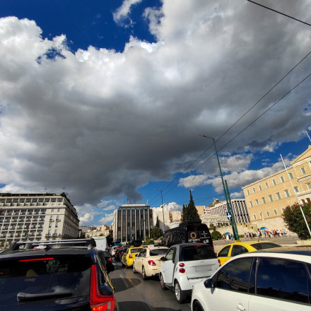 Αλλάζει το σκηνικό του καιρού: Πού θα βρέξει σήμερα - Έρχονται 8 μποφόρ στο Αιγαίο