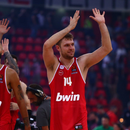 Οι δηλώσεις των Μπαρτζώκα, Βεζένκοφ και Φουρνιέ μετά τη νίκη του Ολυμπιακού