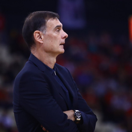 Ο Μπαρτζώκας για την επιστροφή Μιλουτίνοφ - Νοκ άουτ ο Γκος [vid]