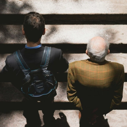 Γιατί δεν ζούμε πάνω από τα 100; Ποιος παράγοντας υπονομεύει την πρόοδο της ιατρικής;