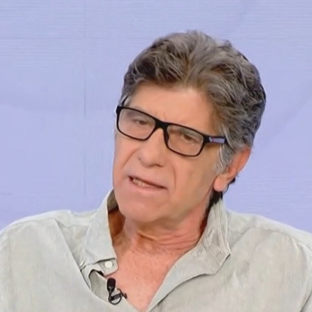 Γιάννης Μπέζος: «Το σχολείο πρέπει να γίνει γοητευτικό, να θέλουν τα παιδιά να πάνε»