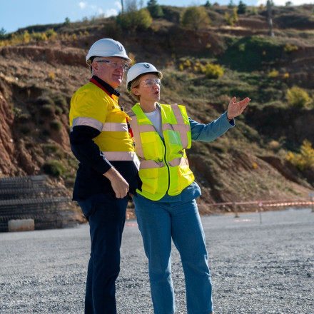 Επίσκεψη της Υφυπουργού Περιβάλλοντος και Ενέργειας στο μεταλλευτικό έργο των Σκουριών