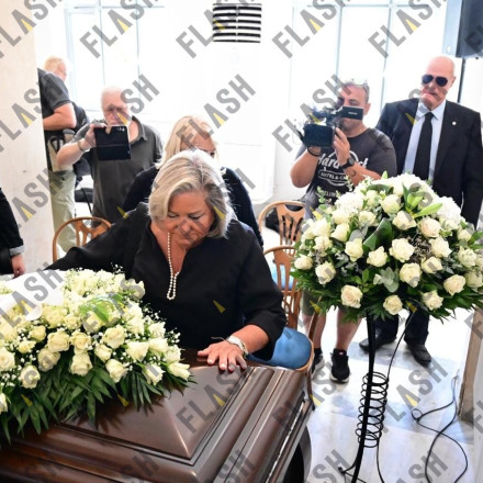 Μίμης Πλέσσας: Το τελευταίο αντίο στον εμβληματικό μουσικοσυνθέτη