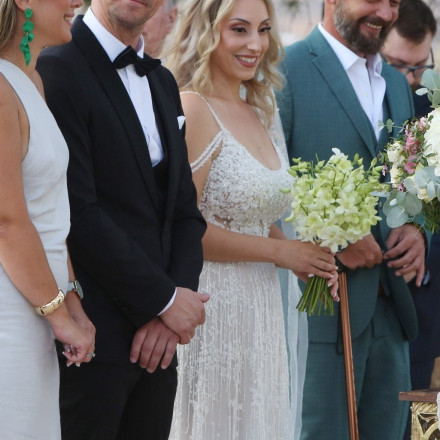 Απόστολος Ρουβάς: Το... στριπτίζ στο ξέφρενο γαμήλιο γλέντι και ο υπέρλαμπρος Σάκης Ρουβάς