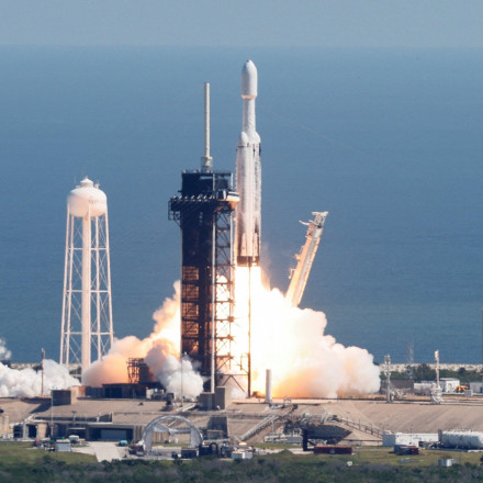 NASA: Εκτοξεύτηκε η αποστολή Europa Clipper για την αναζήτηση εξωγήινης ζωής στη Σελήνη του Δία