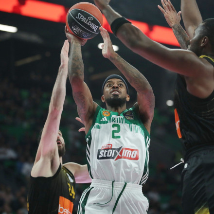 Τρία δεκάλεπτα ήταν αρκετά για τον Παναθηναϊκό που επικράτησε της ΑΕΚ (94-74)