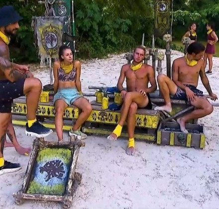 Survivor: Η «παρανομία» τους βγήκε ξινή - Βαριά «καμπάνα» σε δύο παίκτες του ριάλιτι επιβίωσης Survivor: Η «παρανομία» τους βγήκε ξινή - Βαριά «καμπάνα» σε δύο παίκτες του ριάλιτι επιβίωσης