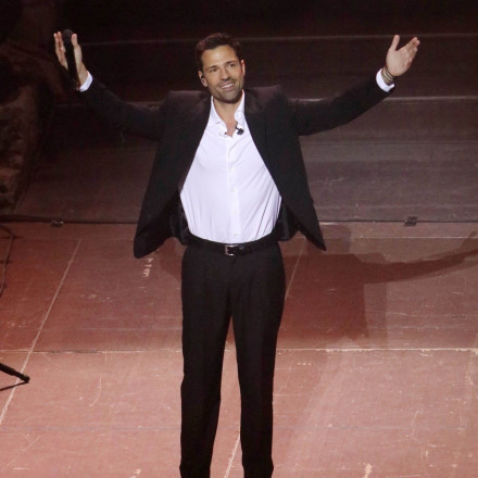 Αργυρός: Πλήθος επωνύμων στη συναυλία στο Ηρώδειο - Παρούσα και η εγκυμονούσα σύντροφός του Αλεξάνδρα