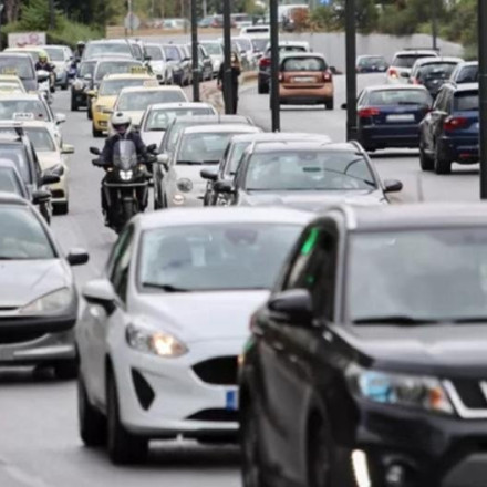 Κίνηση στους δρόμους: Τροχαίο στην Κηφισίας, στο ύψος Παραδείσου - Μεγάλο μποτιλιάρισμα στο σημείο, καθυστερήσεις σε πολλά οδικά σημεία