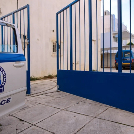 ΕΛΤΑ: Έκλεψαν από αυτοκίνητο τσάντες γεμάτες διαβατήρια