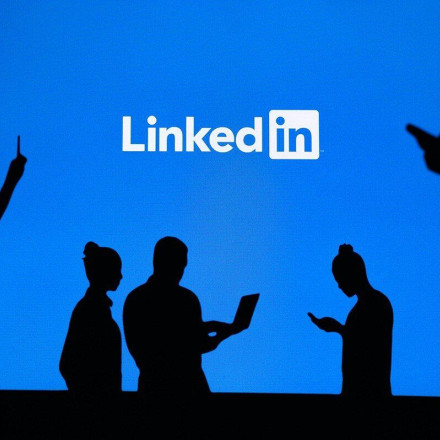 LinkedIn: Καταργεί 700 θέσεις εργασίας καθώς και ειδική υπηρεσία για την αγορά της Κίνας