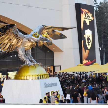 Νέα Φιλαδέλφεια: Από τις κάμερες φαίνεται άτομο που επιτίθεται και χτυπά τον οπαδό της ΑΕΚ