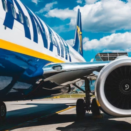 Ryanair: Τέλος εποχής για τα εισιτήρια των 9,99 ευρώ από την αεροπορική εταιρεία