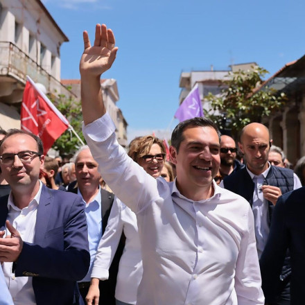 Τσίπρας για Μητσοτάκη: Σε συνέντευξη που δεν του δίνουν έτοιμες τις ερωτήσεις δεν πηγαίνει διότι φοβάται