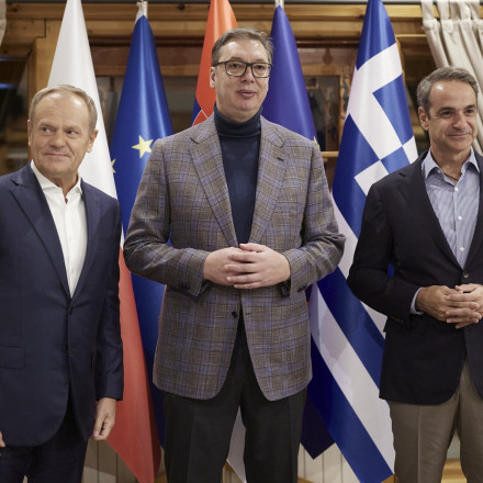 Βελιγράδι: Δείπνο Μητσοτάκη με Βούτσιτς και Τουσκ - «Στήριξη στην ευρωπαϊκή προοπτική της Σερβίας»