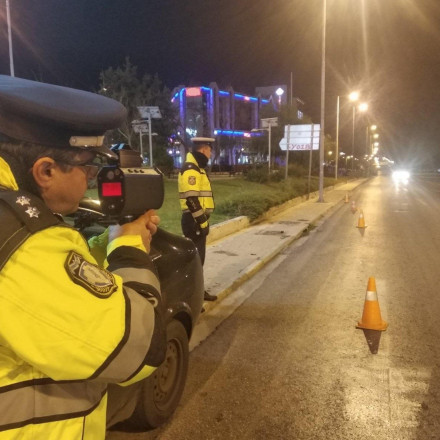 Οι κόντρες στη Αθηνών-Σουνίου έχουν πάει σε άλλο level: Πλέον βάζουν στο «παιχνίδι» και τηλεκατευθυνόμενα Οι κόντρες στη Αθηνών-Σουνίου έχουν πάει σε άλλο level: Πλέον βάζουν στο «παιχνίδι» και τηλεκατευθυνόμενα