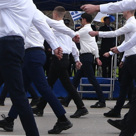 Έδεσσα: Μαθητής βρίζει χυδαία στην παρέλαση για την απελευθέρωση της πόλης - Γιατί αγανάκτησε Έδεσσα: Μαθητής βρίζει χυδαία στην παρέλαση για την απελευθέρωση της πόλης - Γιατί αγανάκτησε