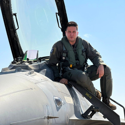 Ο κυβερνήτης του F-16, Σμηναγός Γιώργος Σωτηρίου: «Υπερήφανος ως Έλληνας και Μακεδόνας»
