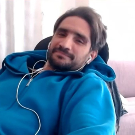 Εξοργιστικό περιστατικό με τον Δημήτρη Αντωνίου: Αστυνομικός ζήτησε απόδειξη ότι δεν έχει δεξί χέρι