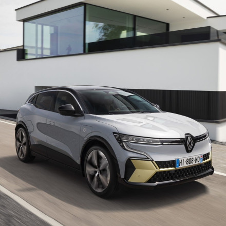 Renault Megane E-Tech Electric: Σε βάζει στην πρίζα με 27.800€