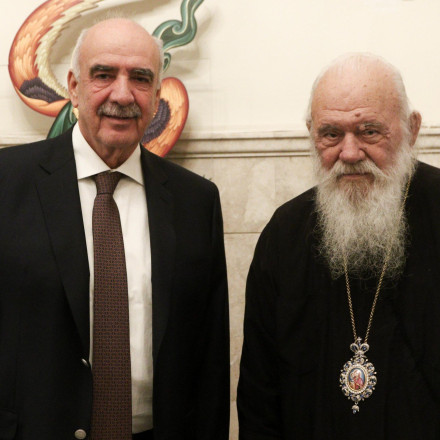 Επίσκεψη Μεϊμαράκη στον Αρχιεπίσκοπο Ιερώνυμο - «Χρέος μας να εργαστούμε για την ειρήνη»