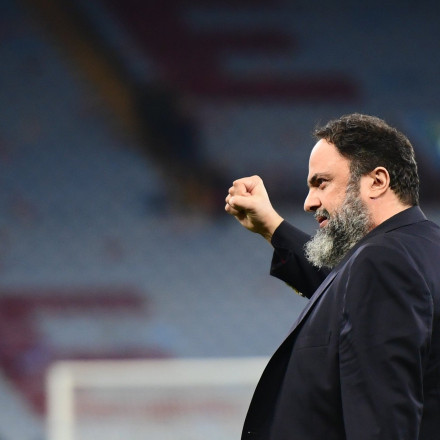 Επίτιμος πρόεδρος του συνδέσμου βετεράνων ποδοσφαιριστών Ολυμπιακού ο Βαγγέλης Μαρινάκης