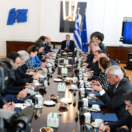 Ο νέος κατώτατος στο Υπουργικό Συμβούλιο που συνεδριάζει αύριο - Ποια θέματα θα τεθούν επί τάπητος