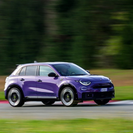 Νέο Abarth 600e: Ηλεκτρικό αλλά και αυθεντικό σπορ αυτοκίνητο